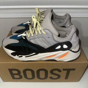 Yezzy 700 Waverunner Size 11